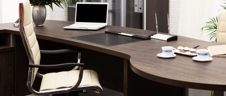 https://santafeofficeinteriors.com/wp-content/uploads/2018/11/desk-for-office.jpg